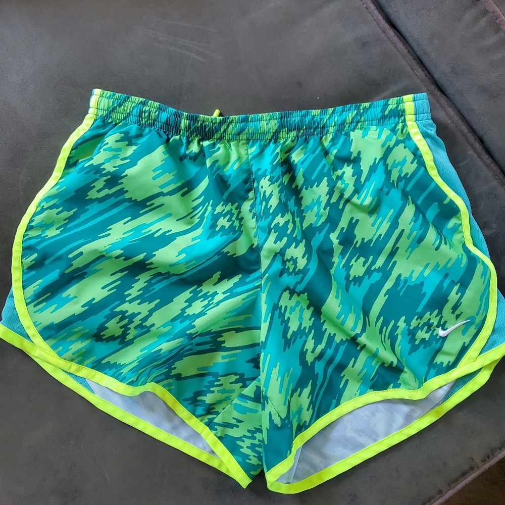 Womens dri-fit nike running shorts